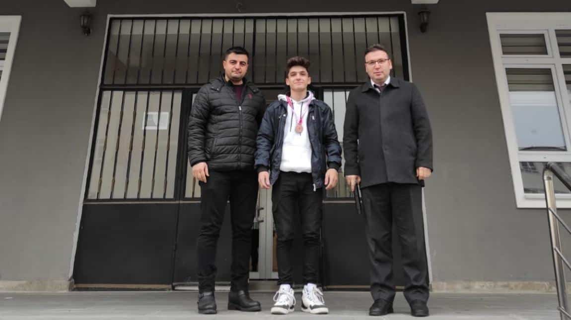 Öğrencilerimiz ZEYNEP ÖZMEN ve FİKRİ CAN Ankara JODO Müsabakalarında Üçüncü Oldu